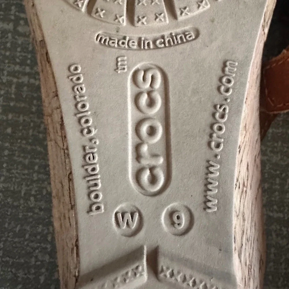 CROCS leigh cork